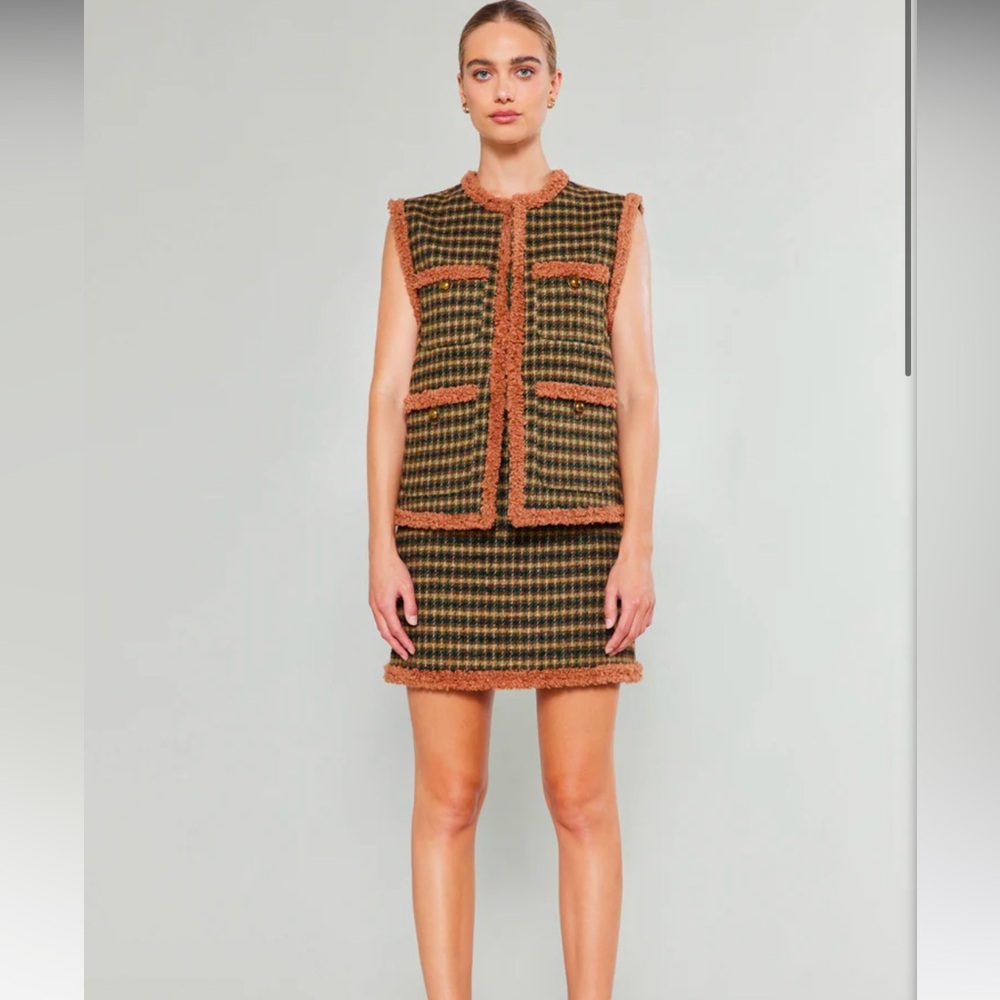 HOUNDSTOOTH VEST AND MINI SKIRT - Picture 3 of 7